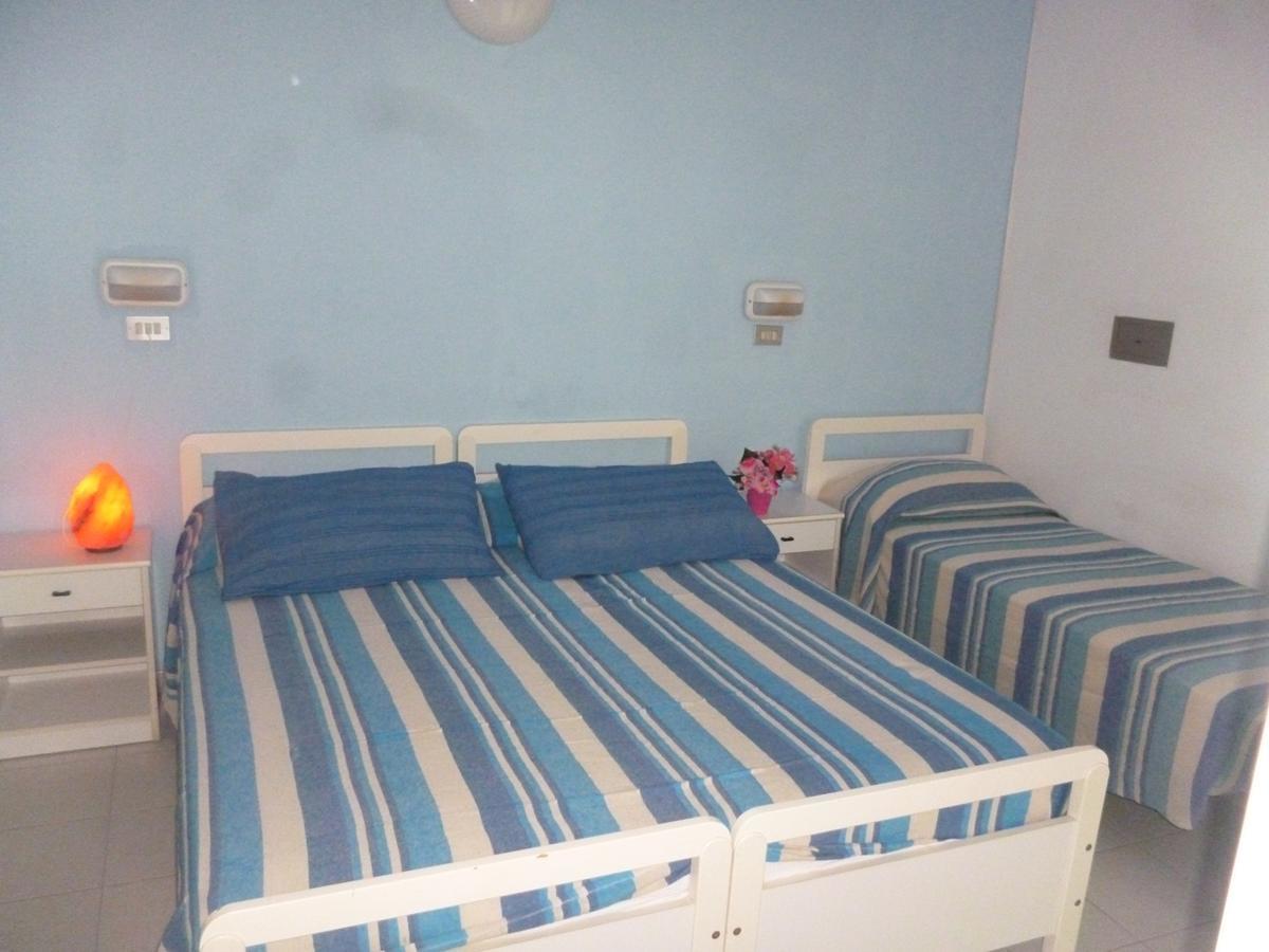 Residence Bluadria San Mauro Mare Buitenkant foto