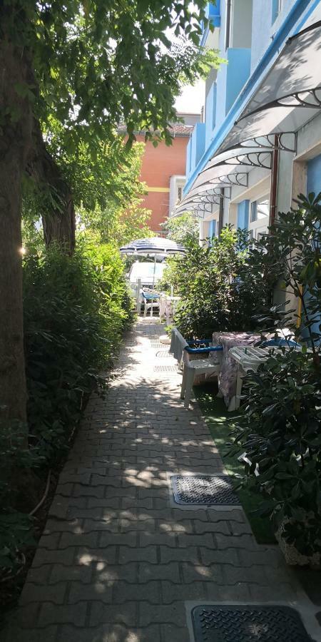 Residence Bluadria San Mauro Mare Buitenkant foto